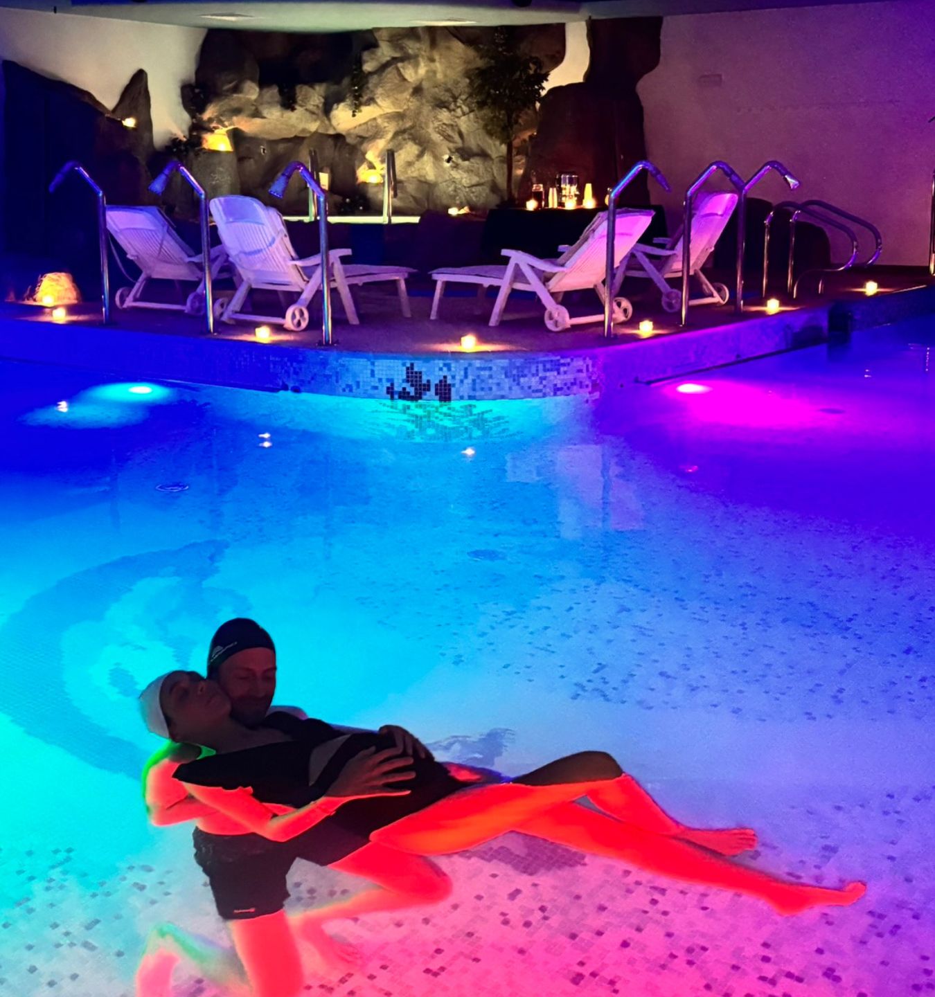 Feste adulti in piscina